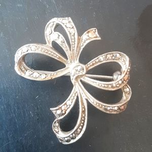 Vintage Avon sterling marcasite bow brooch